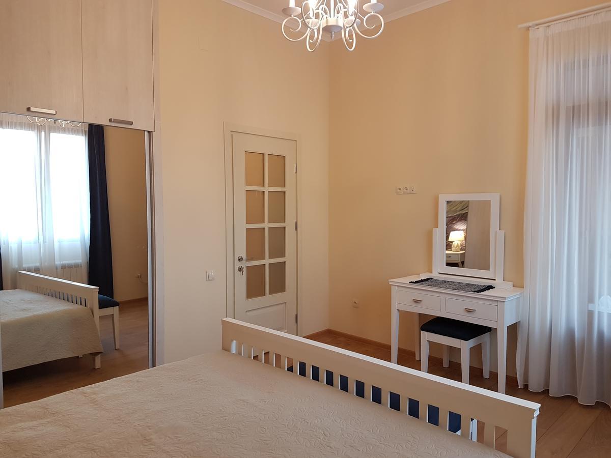 The Starry Night Apartment Batumi Exterior photo
