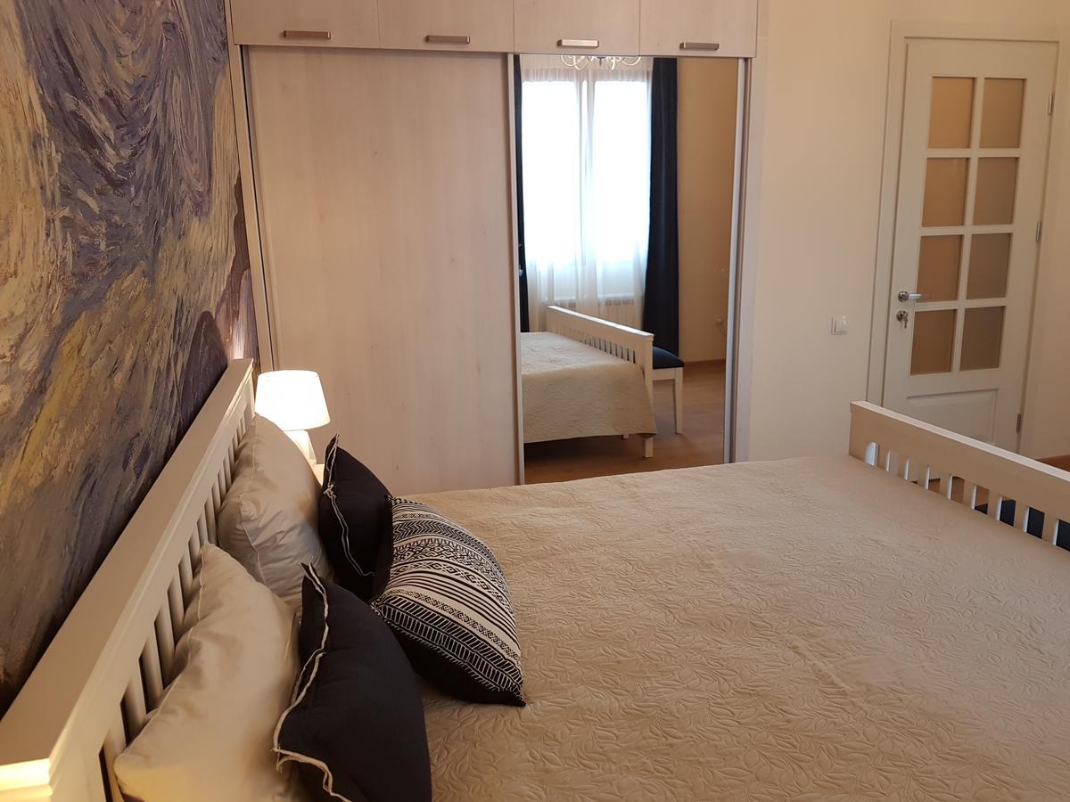 The Starry Night Apartment Batumi Exterior photo