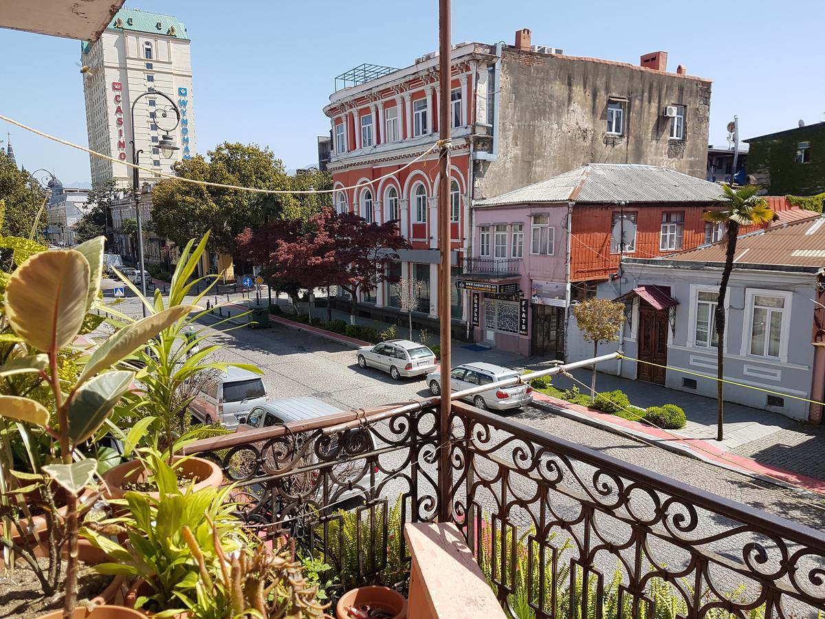 The Starry Night Apartment Batumi Exterior photo